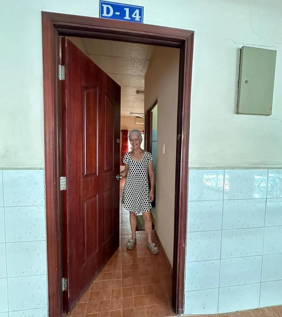 Nha Khach Lang May Man - Village Chance Ho Chi Minh City Guest house