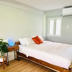  Guest house Box